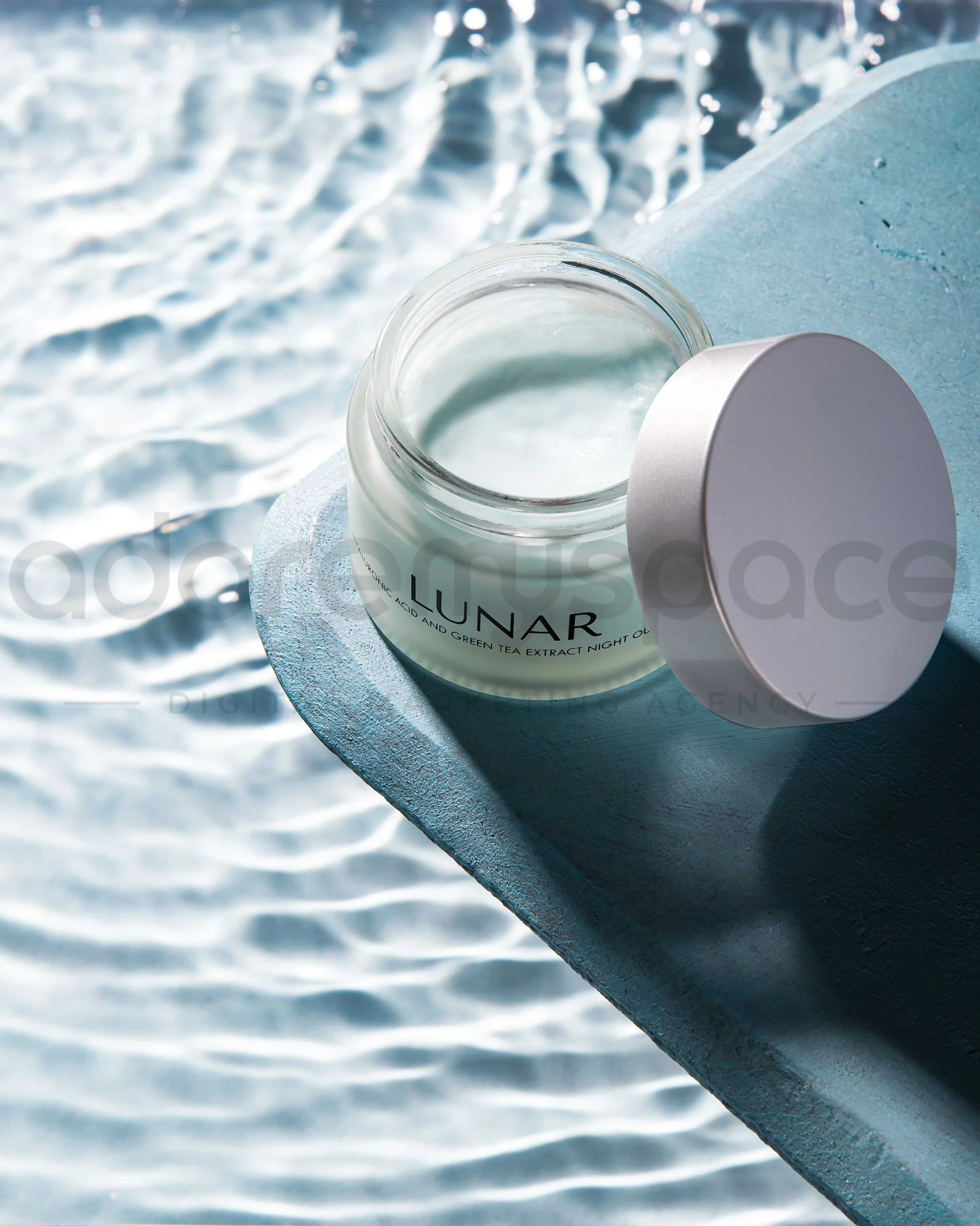 Hydrating skincare moisturizer for glowing and refreshed skin